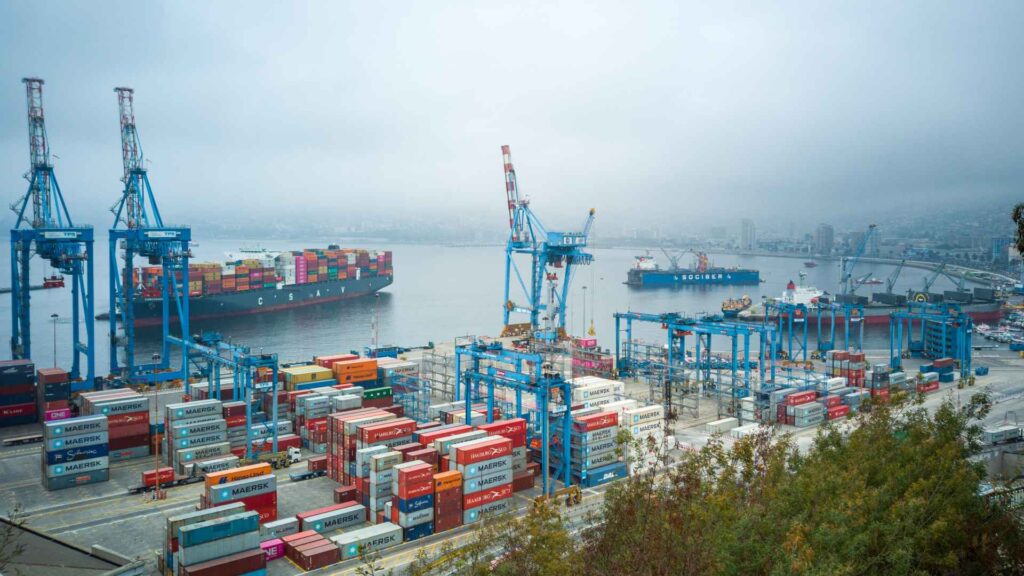 US Logistics Leader Enhances CX with Live Shipment Status Updates with Optimized Use of Existing Technological Investments