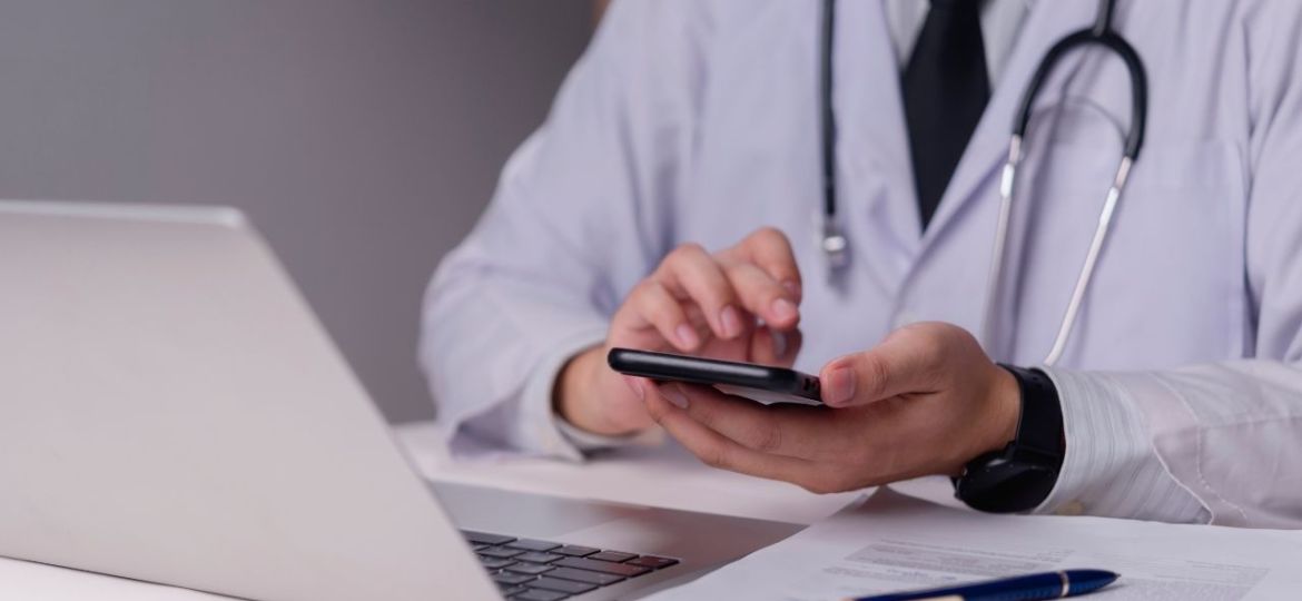 AI for remote patient monitoring